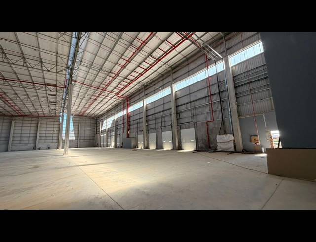 13,000M² WAREHOUSE TO LET IN LOUWLARDIA